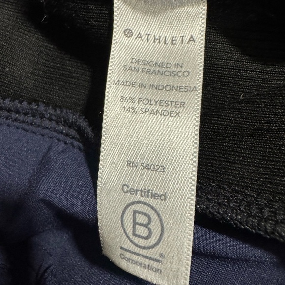 Women’s Athleta Snakeskin Print Cuffed Brooklyn Jogger Pants Size 4 EUC - Picture 13 of 14